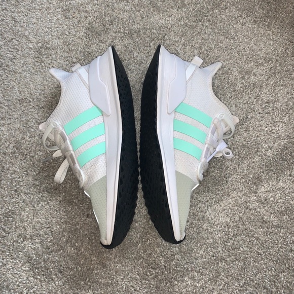 Adidas - Picture 3 of 4